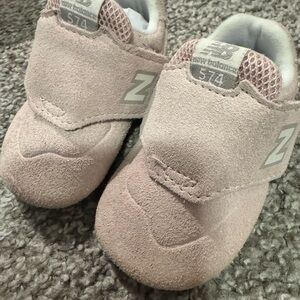 New Balance Baby Walker Shoes in Soft Pink